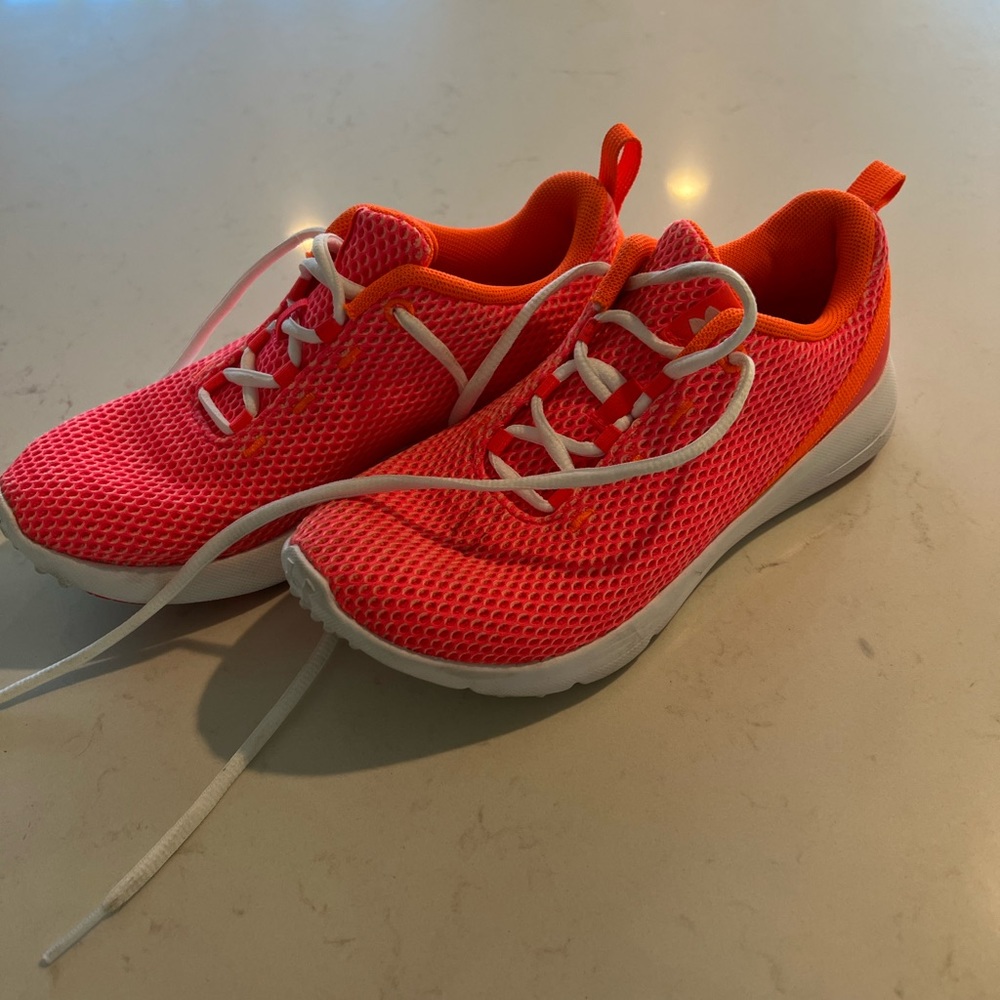 Under armour tennis shoes
